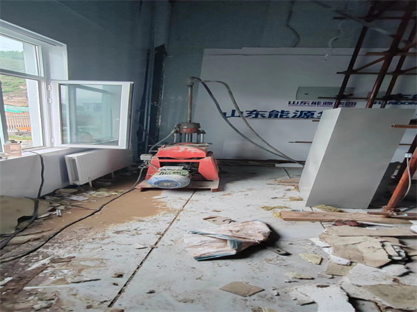 人民路街道地基基础下沉墙体裂缝加固注浆顶升施工